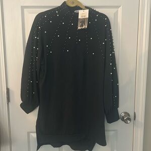 Oversized sweatshirt dress with pearls